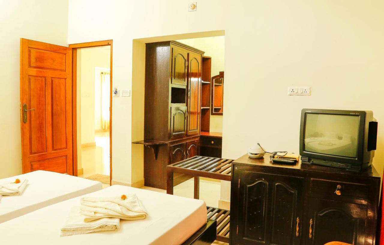 La Exotica Hotel Varkala Exterior photo